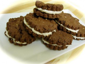 Oreo Style Cookies *raw vegan,all organic,gluten free and sugar free*